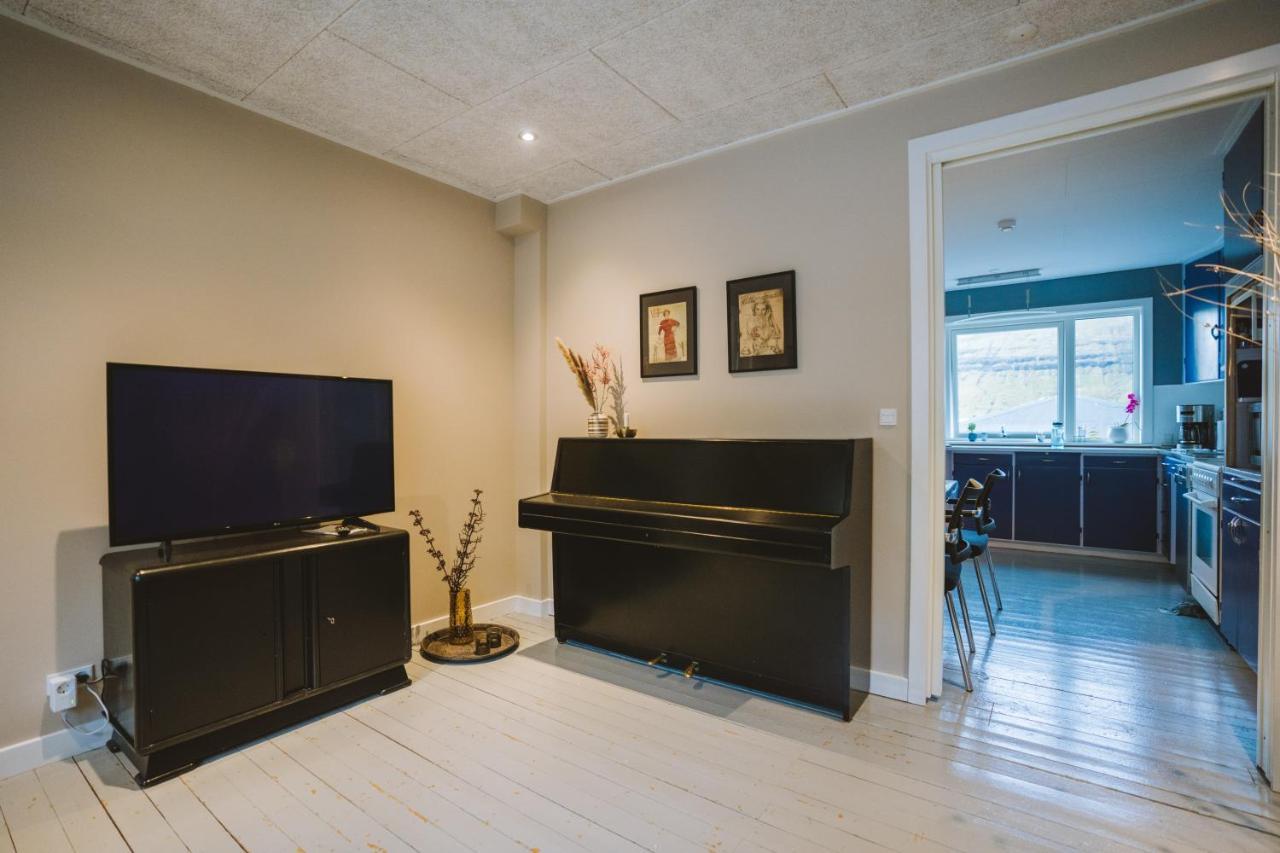 Brekkustova - Modern, Cosy And Spacious Apartment Klaksvik Ngoại thất bức ảnh